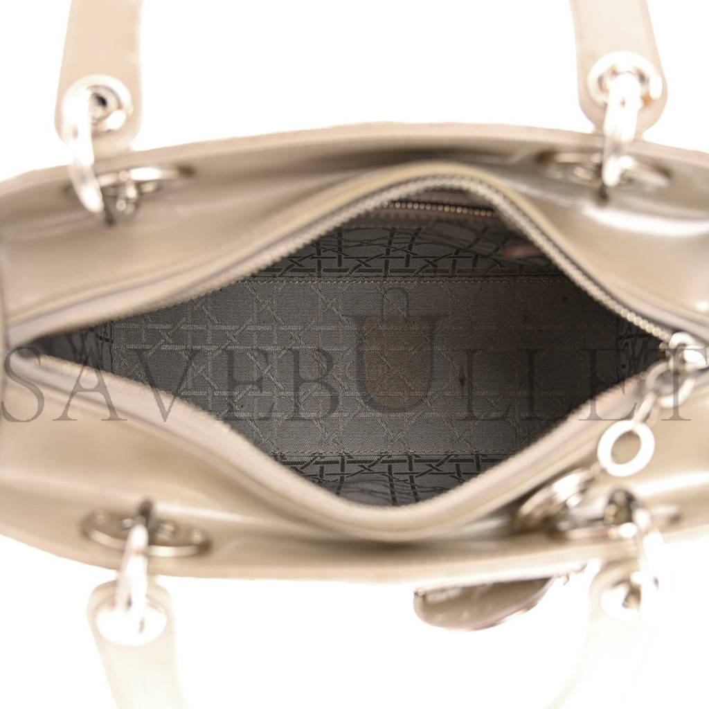 DIOR PEARLIZED PATENT CANNAGE MEDIUM LADY DIOR GREY (23*20*11.4cm)